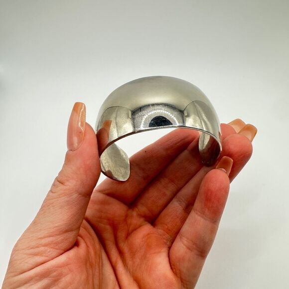SALE! High mirror shine silver cuff bracelet! - Picture 4 of 9